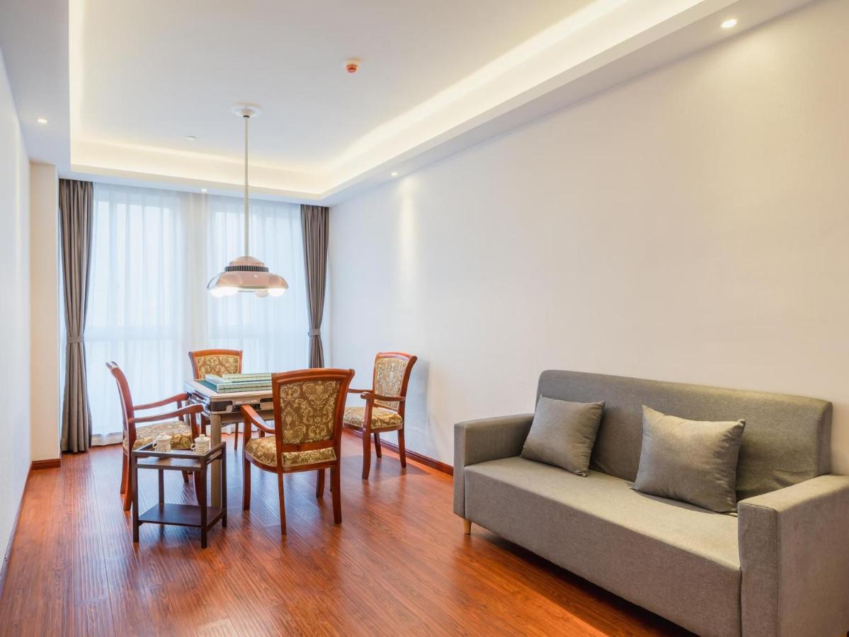 Lavande Hotel Luzhou Wanda Plaza Southwest Commercial City Екстериор снимка